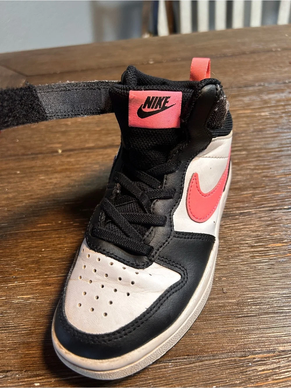 Nike kids court  Burough mid 2 size 12.5 unisex
